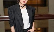 娱乐爆料黑色衣服,揭秘娱乐圈黑色衣服的秘密魅力